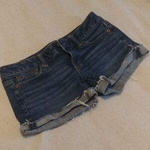 EUC American Eagle stretch shortie shorts 2 *runs big